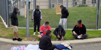 Yongah Hill asylum seeker left without false teeth for two years